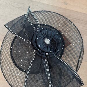 Elegant Black Fascinator with Rhinestone Accents